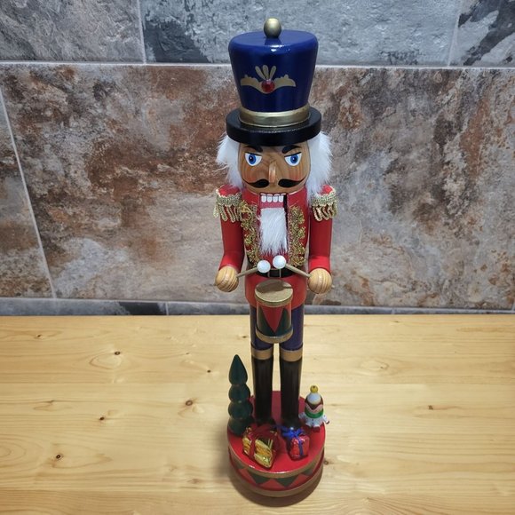 Wooden Nutcracker Drummer on Pedistool Gifts Tree Blue Red - Picture 10 of 13